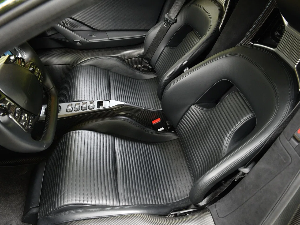 2021 Ford GT Carbon Series interior, seats, Black Leather
