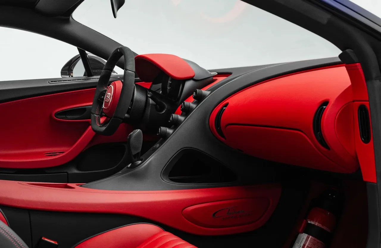 2023 Bugatti Chiron Super Sport interior, Red