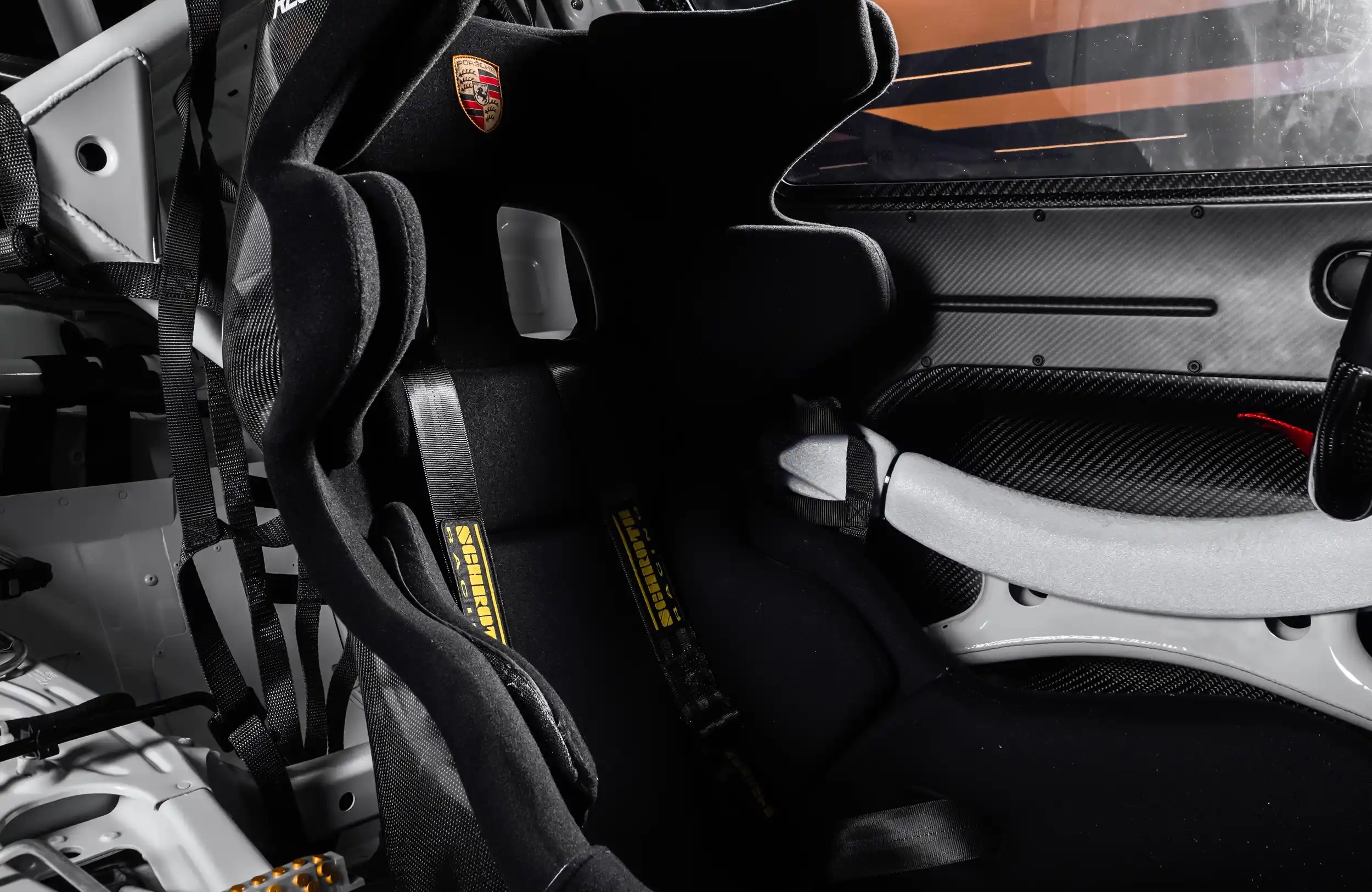2021 Porsche 911 GT2 RS Clubsport, 3/9