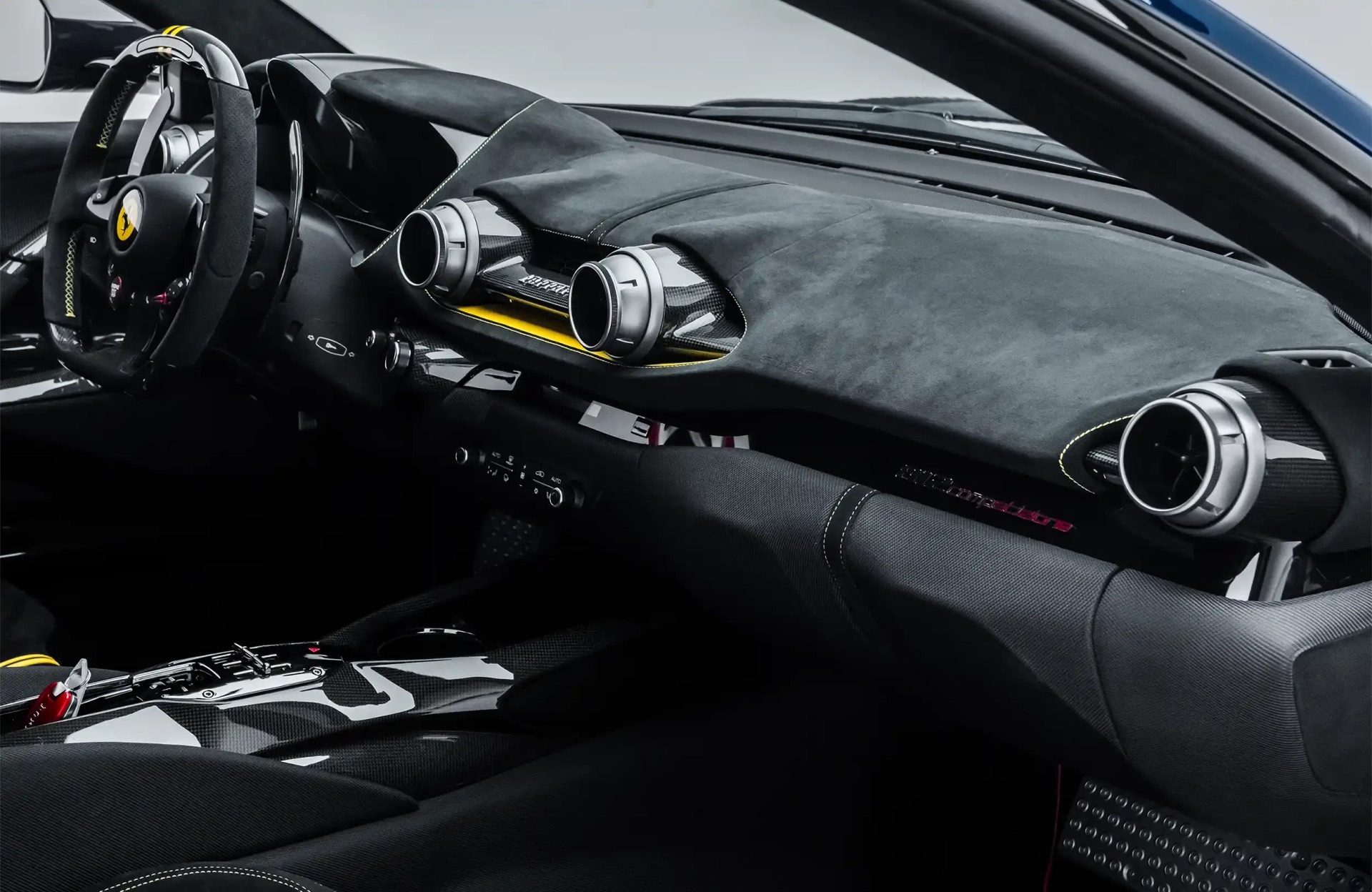 2023 Ferrari 812 Competizione, 4/12