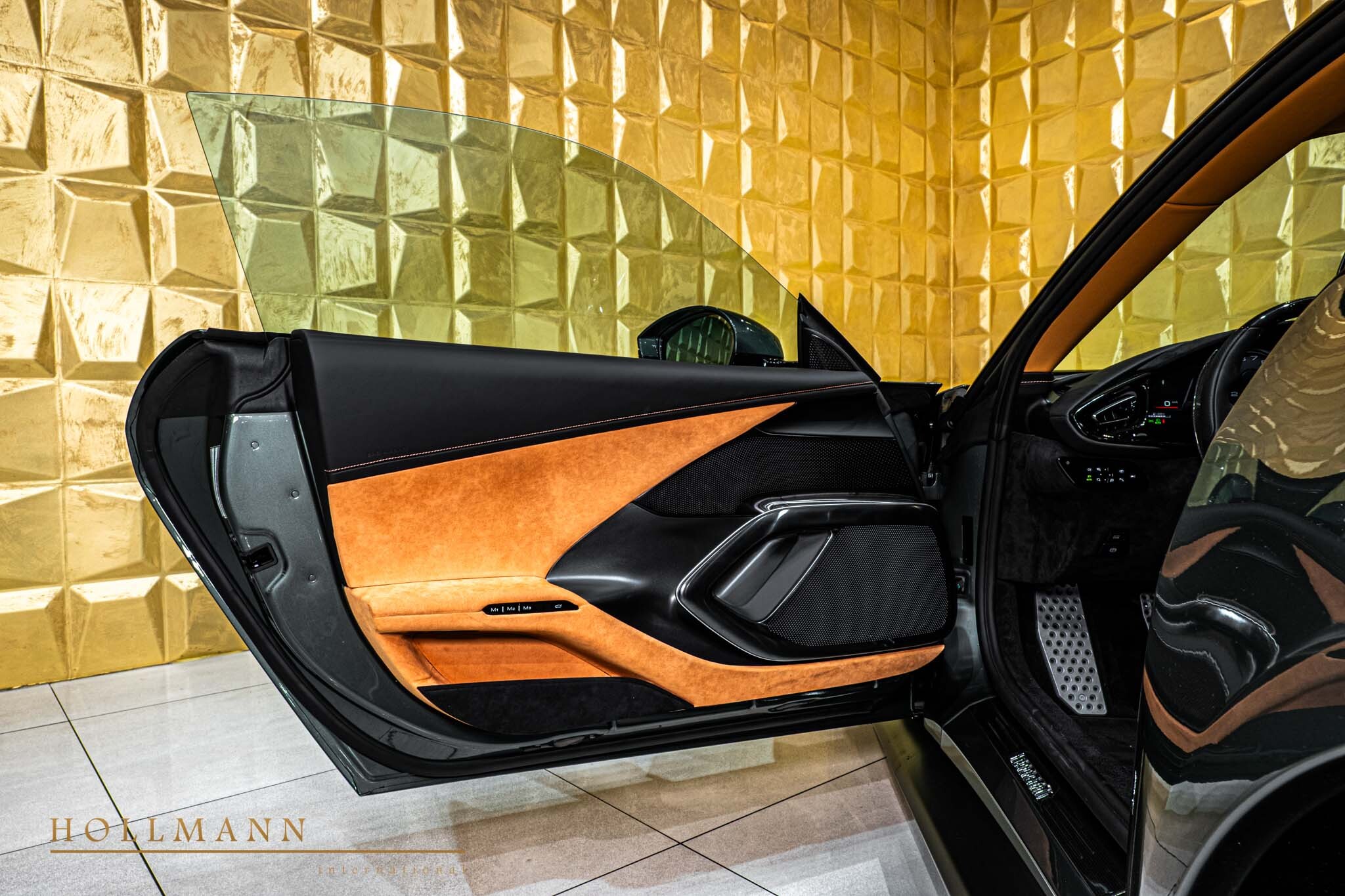 2025 Ferrari 12Cilindri, 8/15
