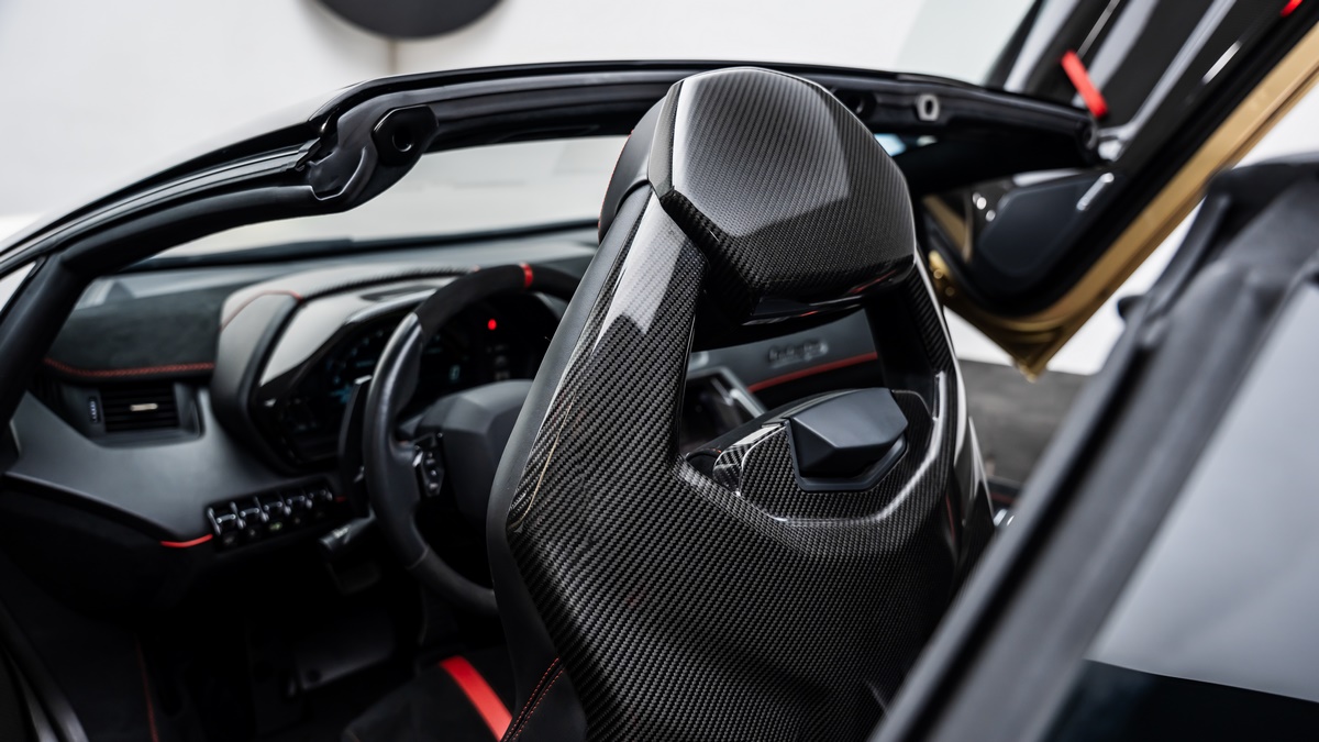 2021 Lamborghini Aventador SVJ Roadster, 8/18