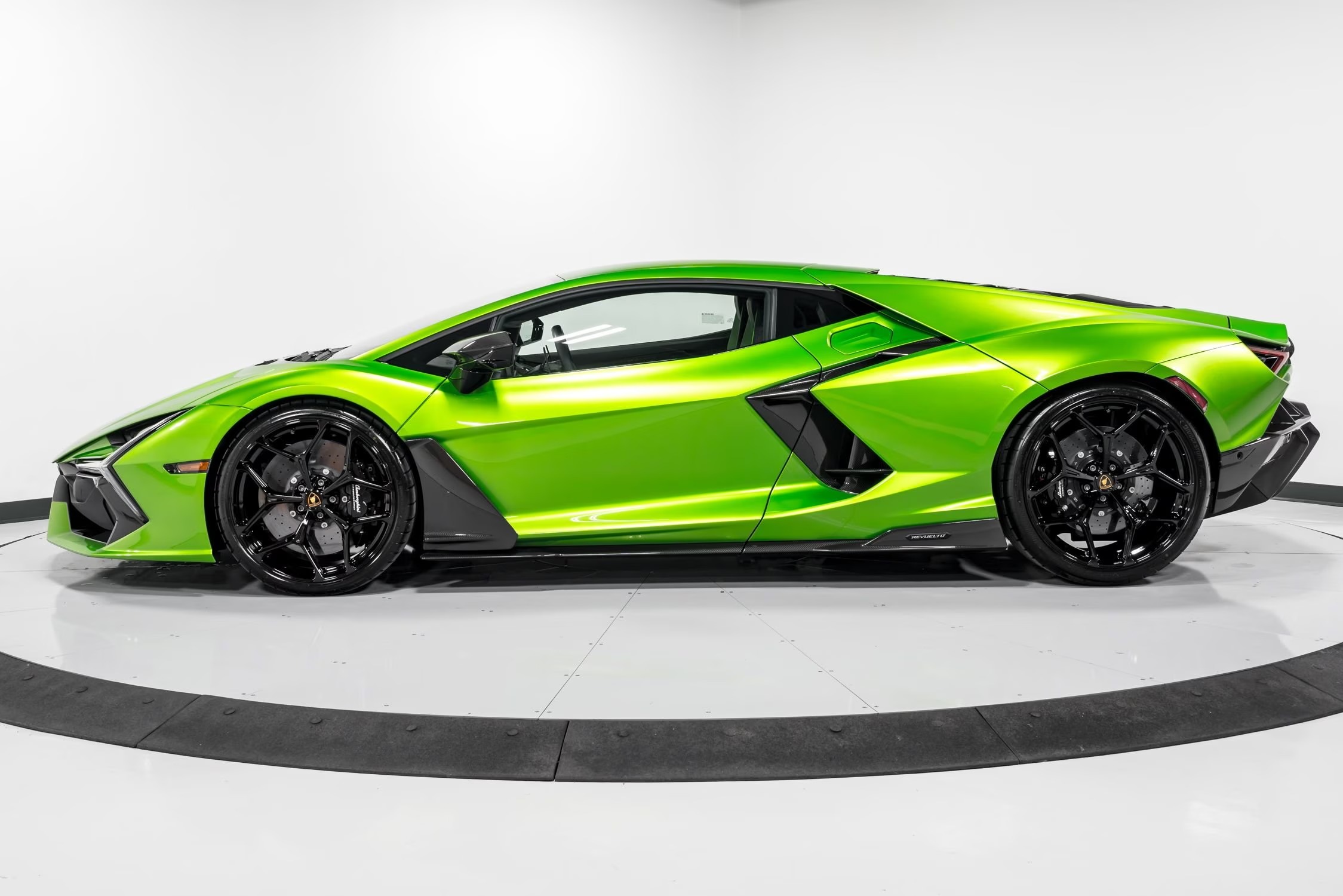 2024 Lamborghini Revuelto, 14/18