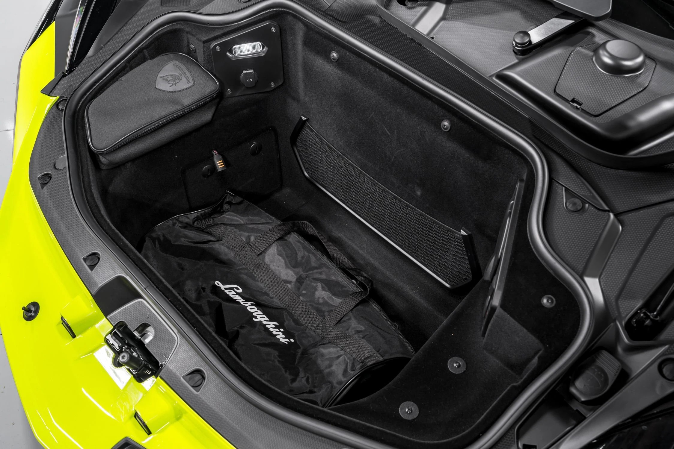 2024 Lamborghini Revuelto, 13/17