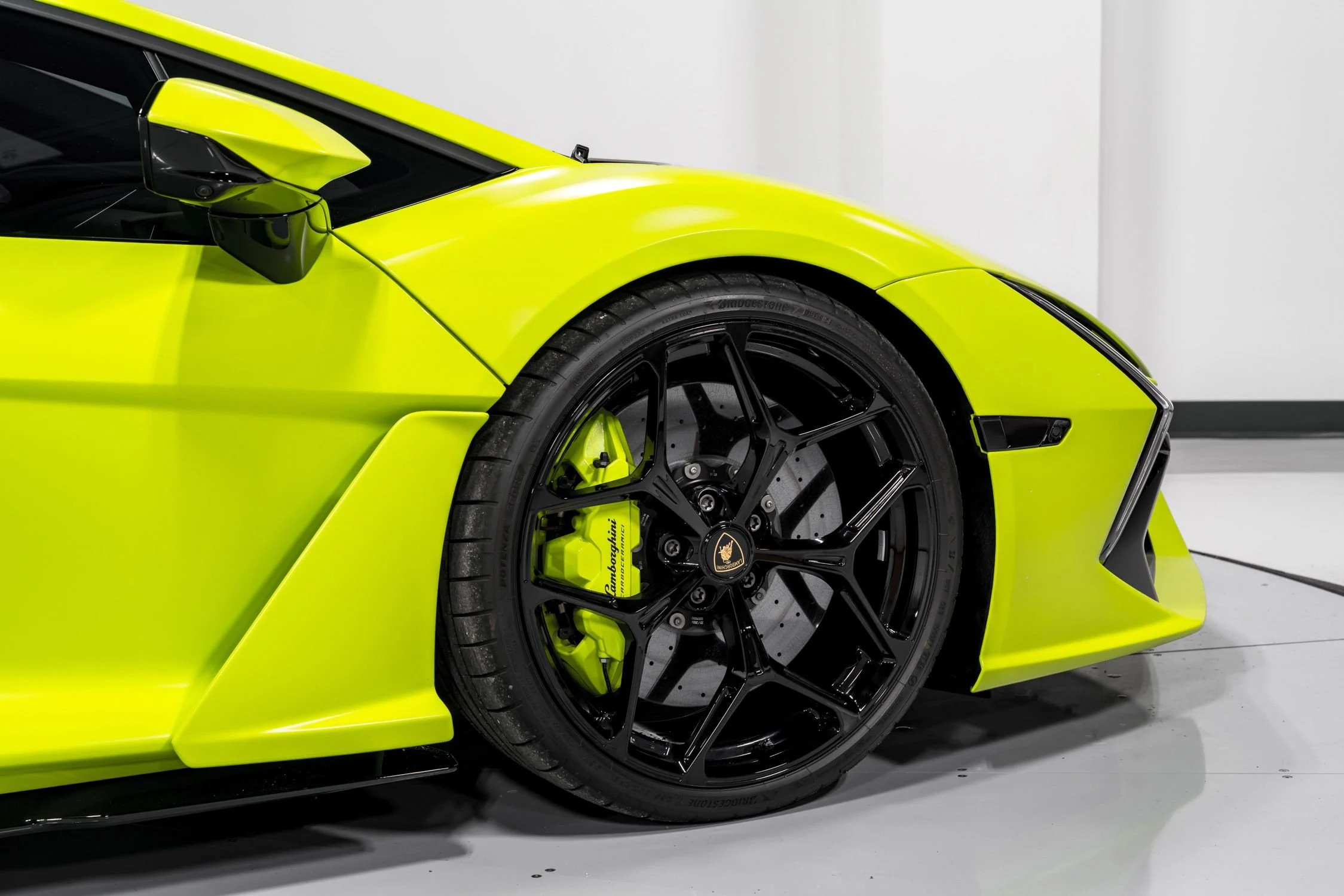 2024 Lamborghini Revuelto, 15/17