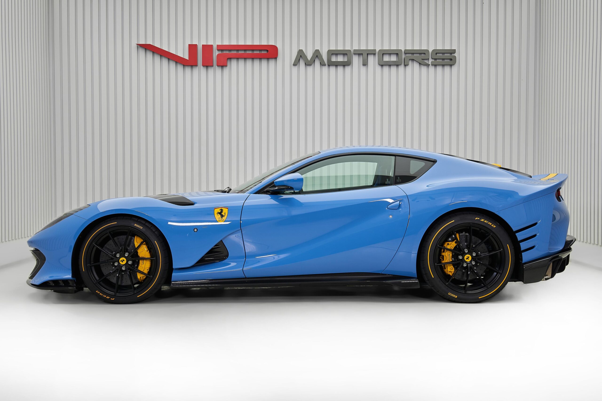 2023 Ferrari 812 Competizione, 5/9