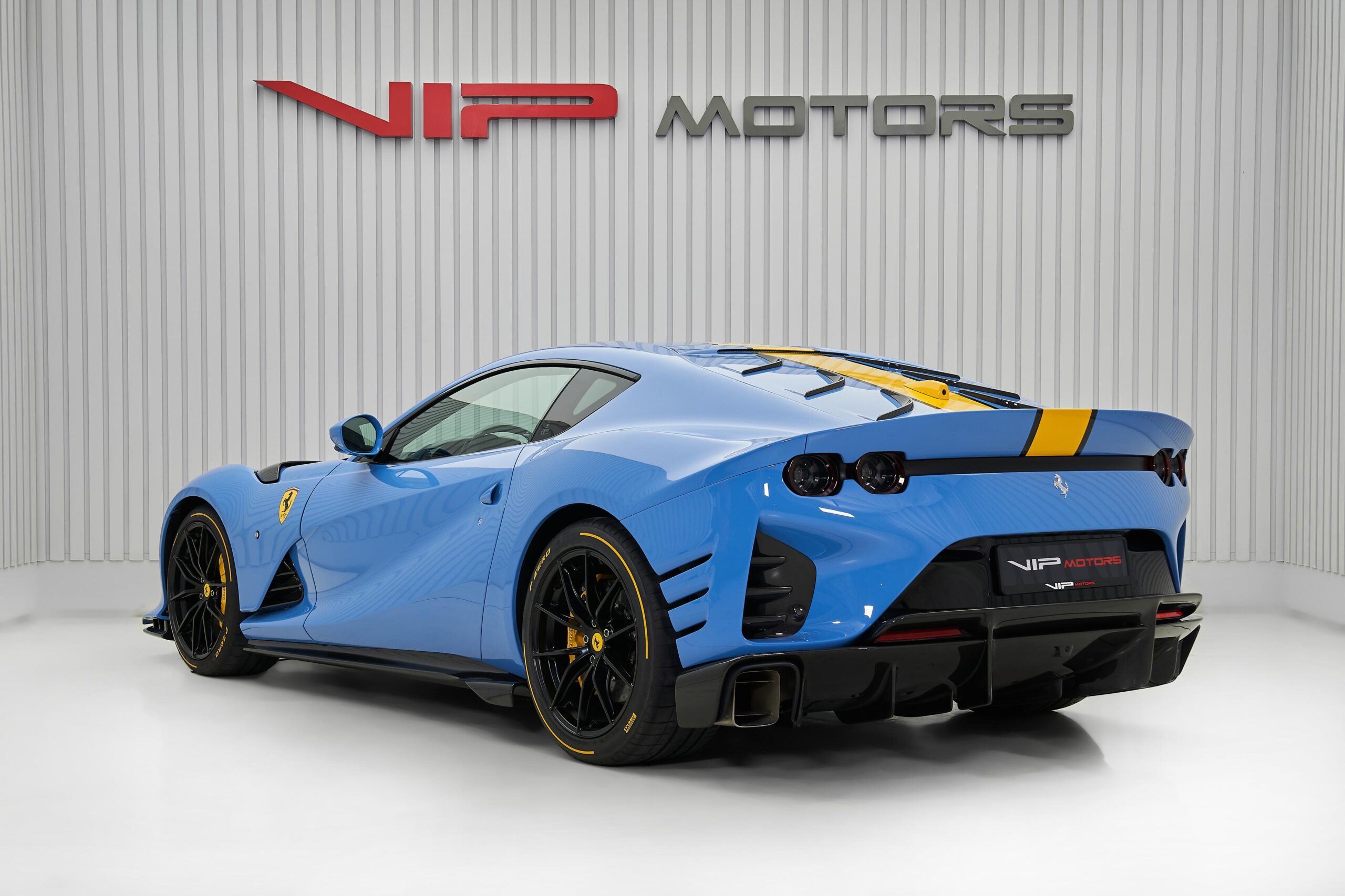 2023 Ferrari 812 Competizione, 7/9