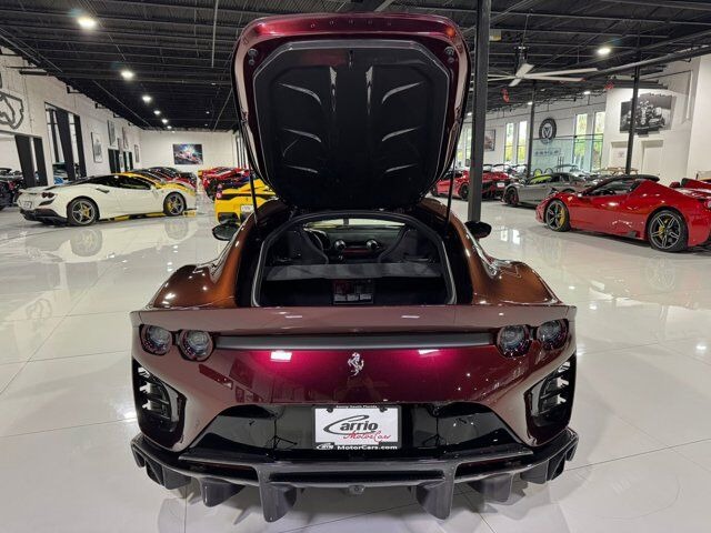 2022 Ferrari 812 Competizione, 4/15