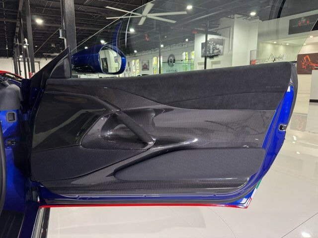 2023 Ferrari 812 Competizione, 15/20