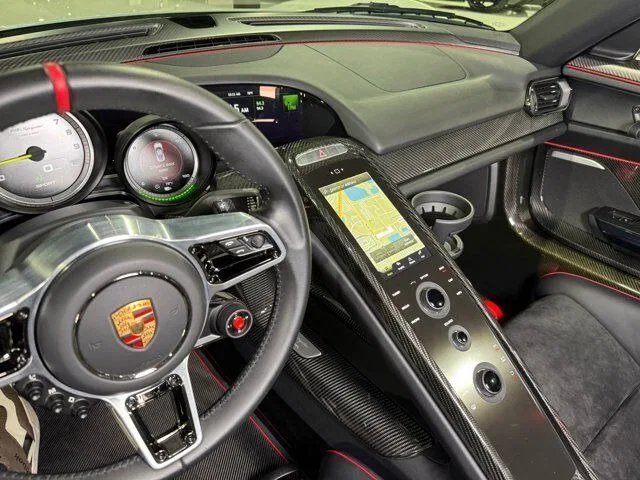 2015 Porsche 918 Spyder Weissach interior, dashboard