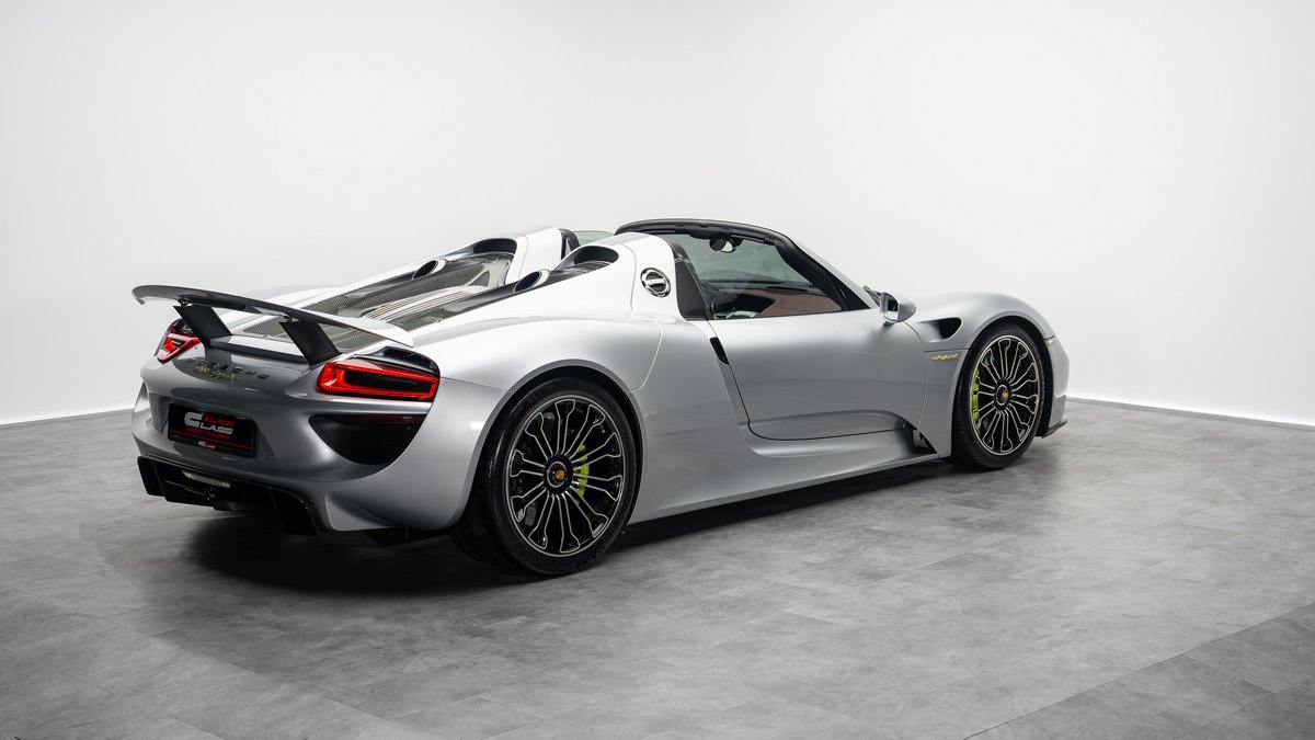2015 Porsche 918 Spyder, 18/20
