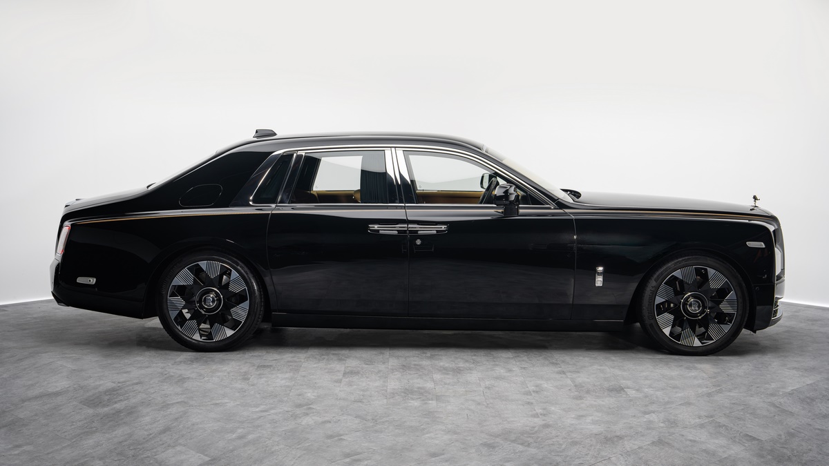 2023 Rolls-Royce Phantom, 2/18
