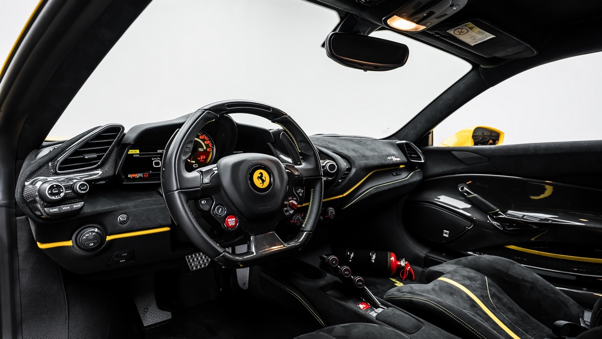 2020 Ferrari 488 Pista, 3/17