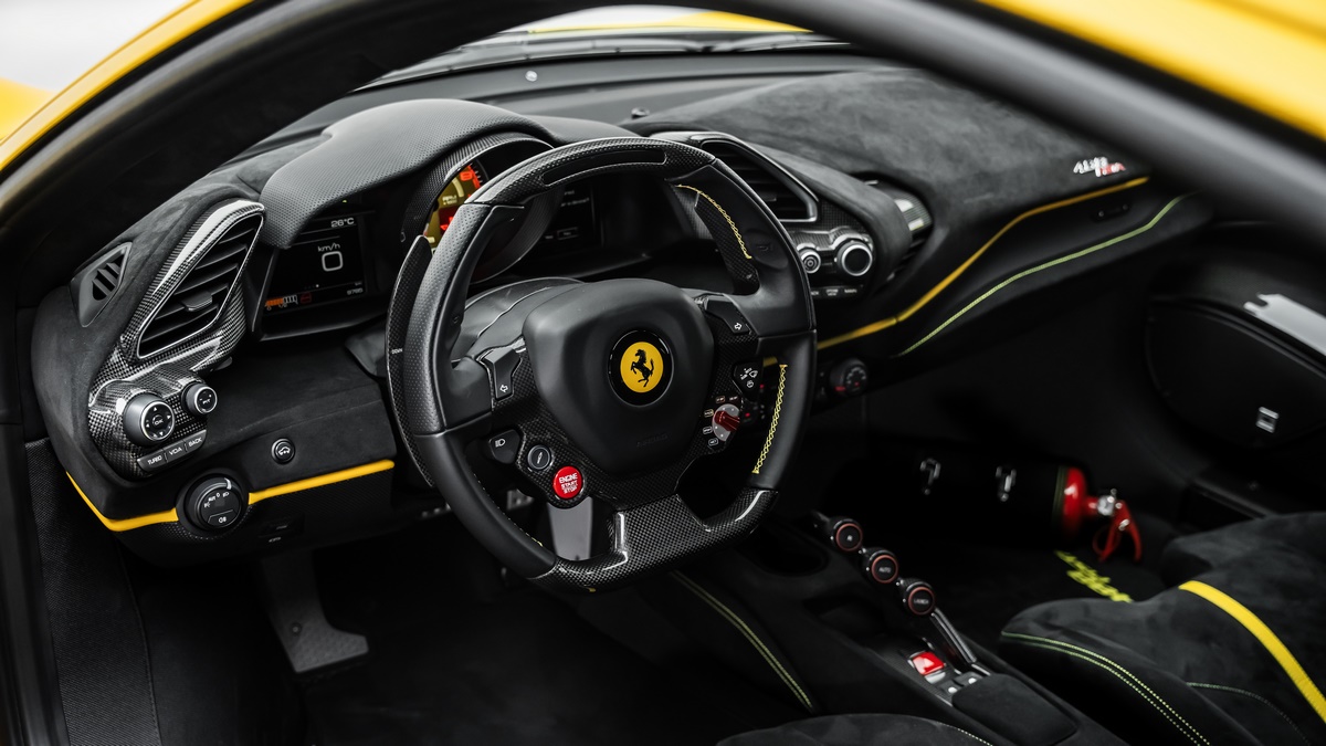 2020 Ferrari 488 Pista, 4/17