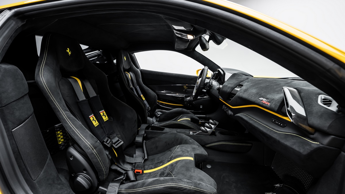 2020 Ferrari 488 Pista, 8/17