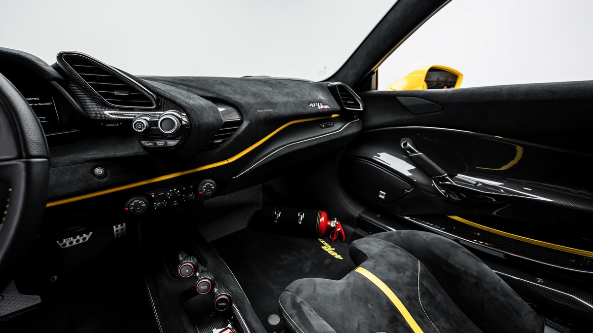 2020 Ferrari 488 Pista, 11/17