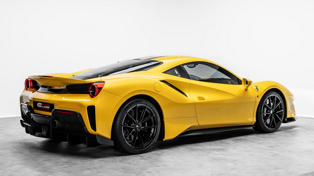 2020 Ferrari 488 Pista, 16/17