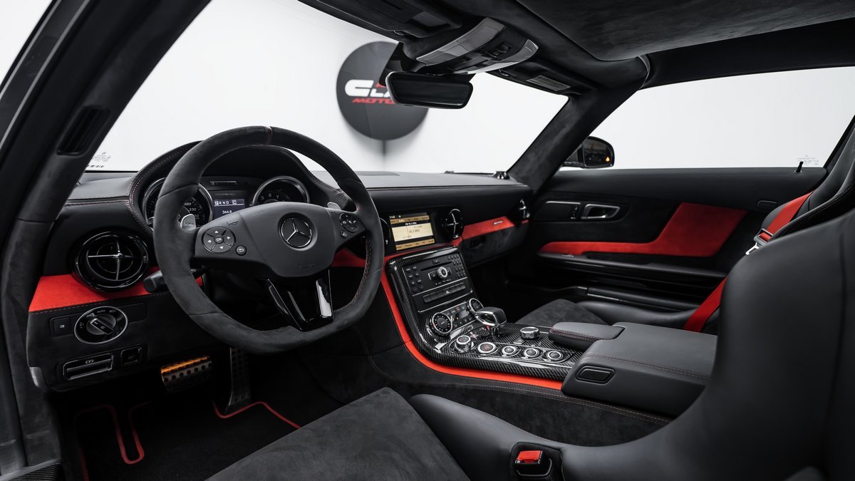 2014 Mercedes-AMG SLS Black Series, 2/17