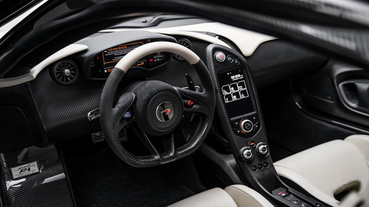 2014 McLaren P1, 8/19