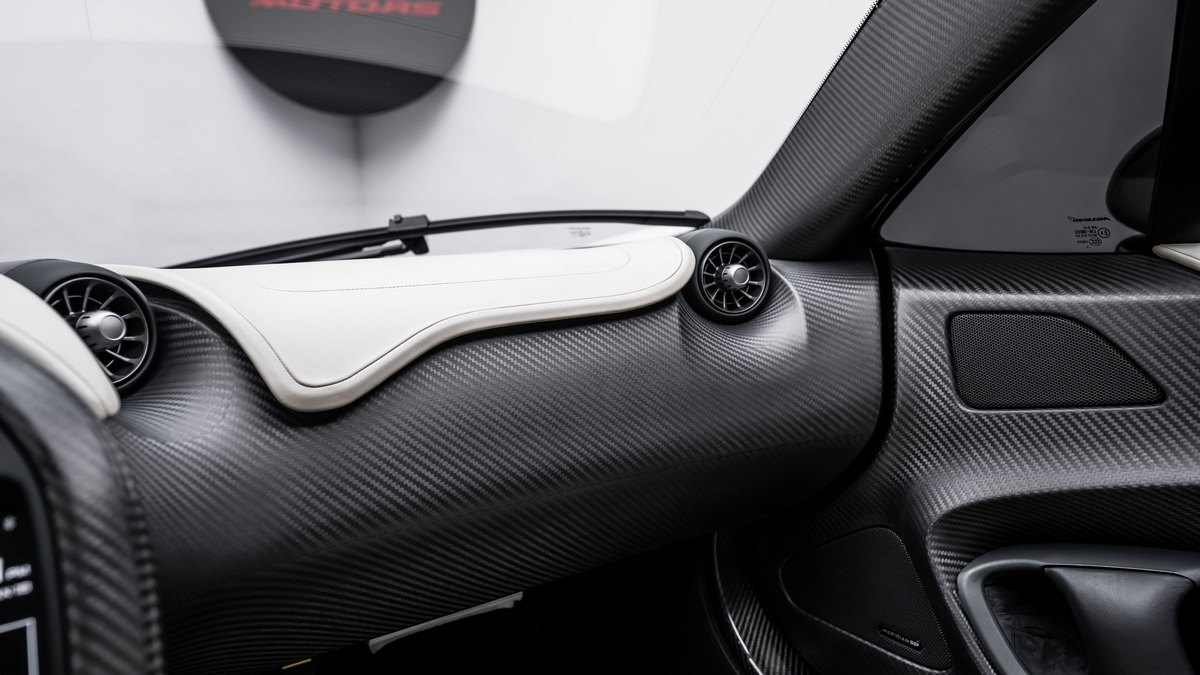 2014 McLaren P1, 10/19