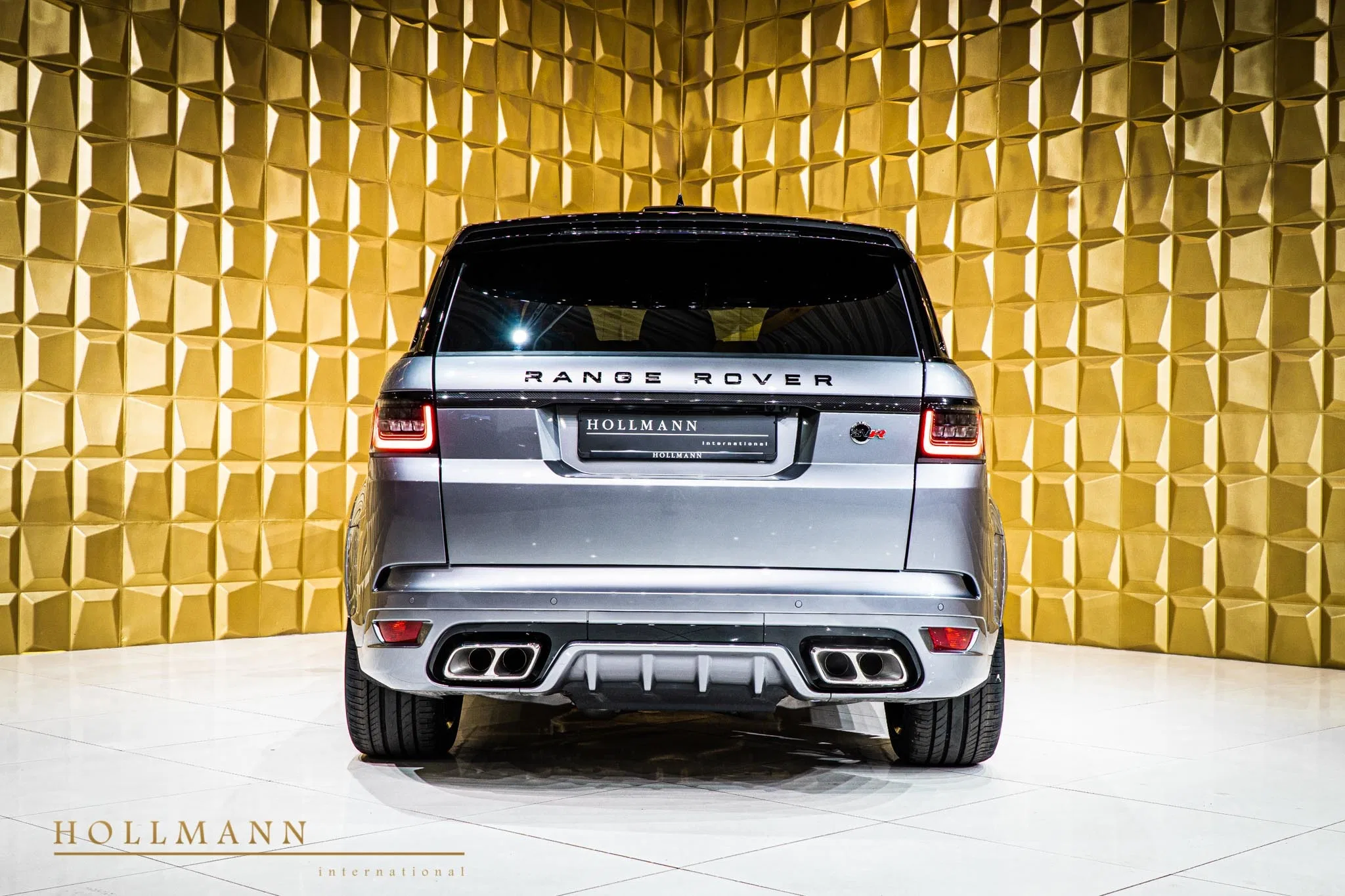 2020 Land Rover Range Rover Sport 5.0 V8 SVR, rear three-quarter view, Eiger Grey Metallic
