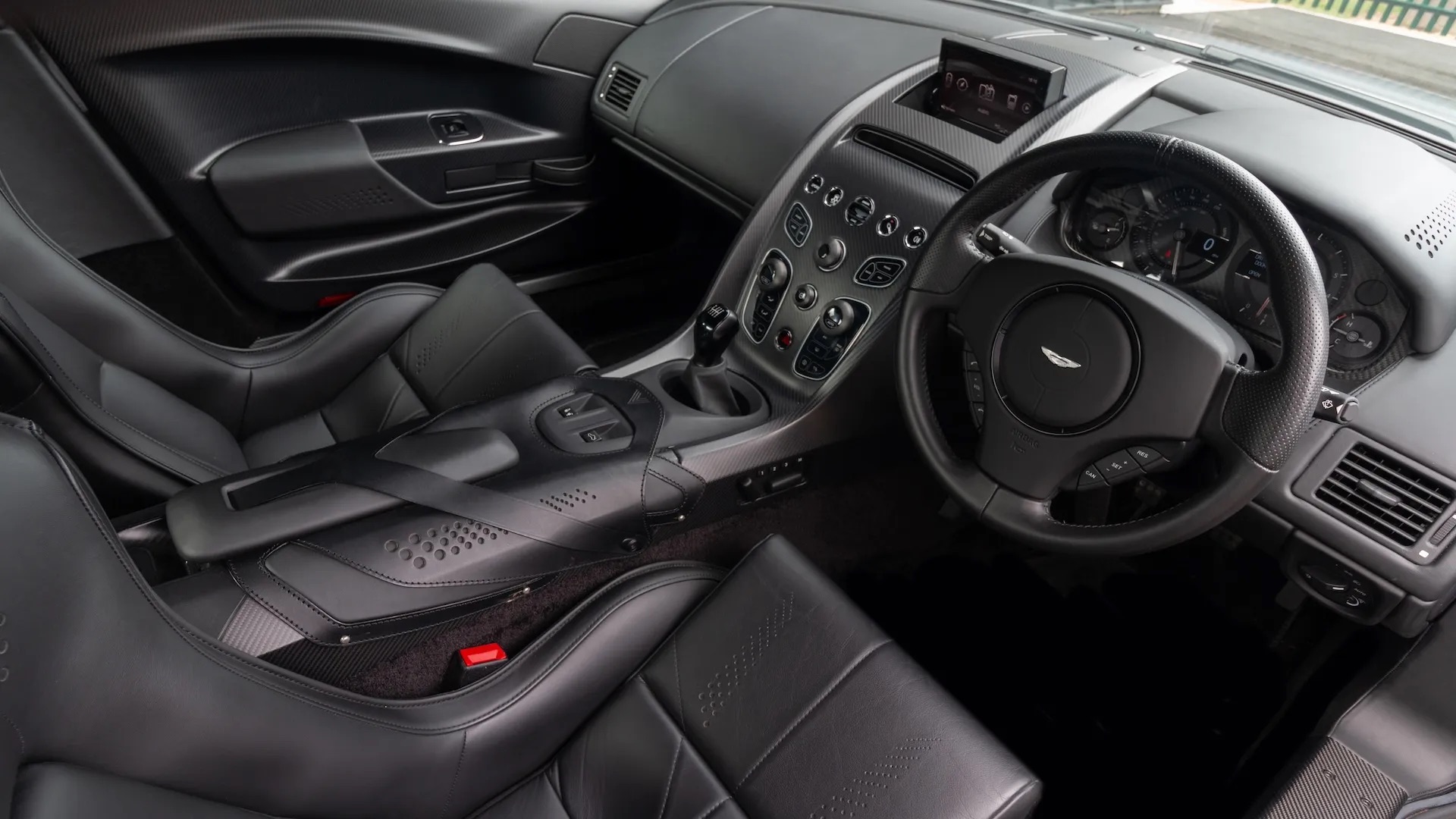 2018 Aston Martin V600 Coupe, 4/18