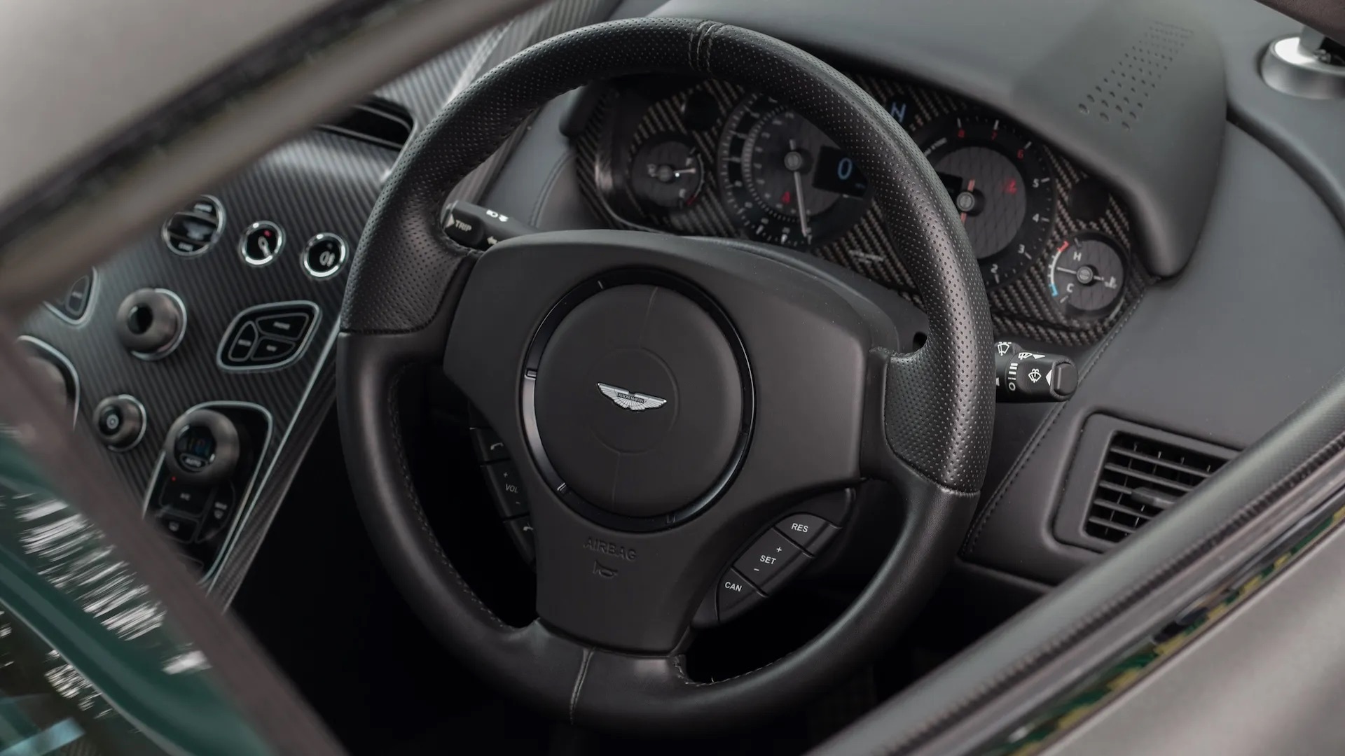 2018 Aston Martin V600 Coupe, 14/18
