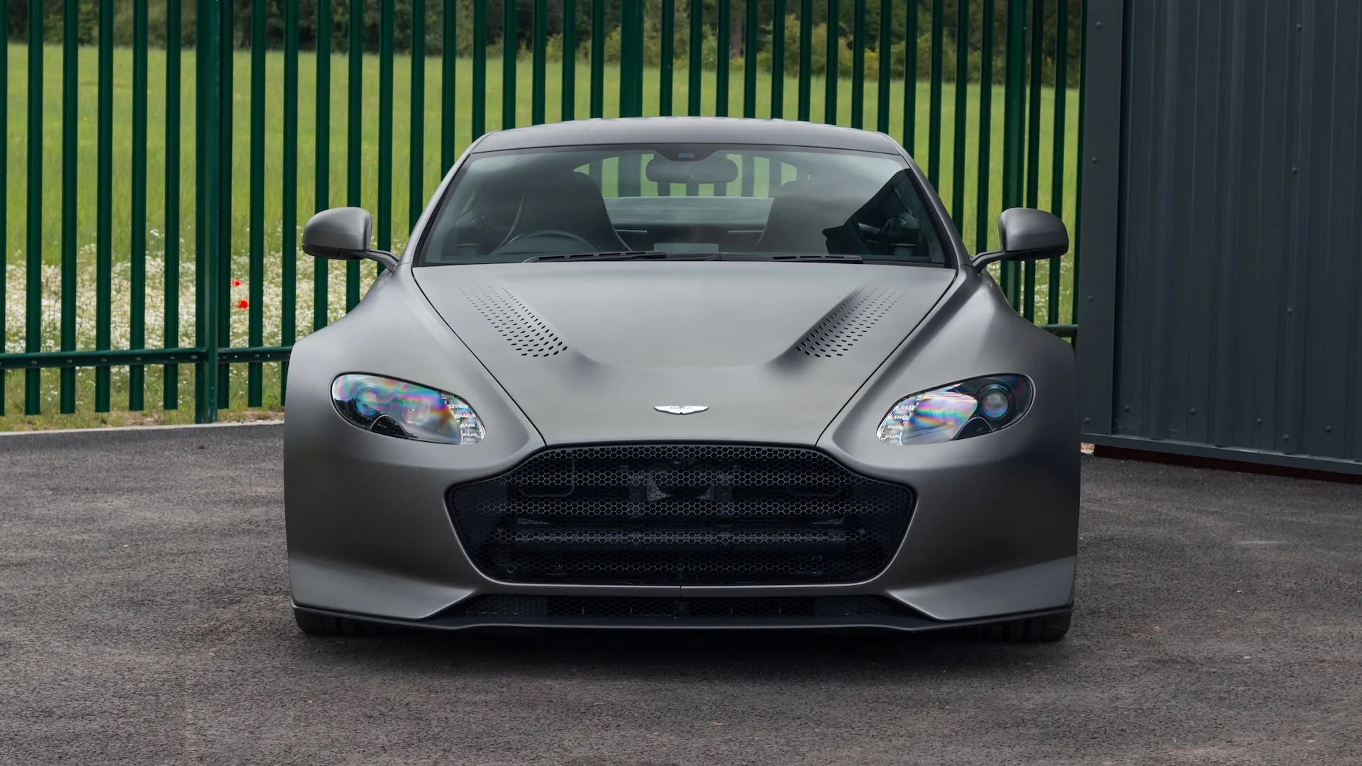2018 Aston Martin V600 Coupe, 16/18