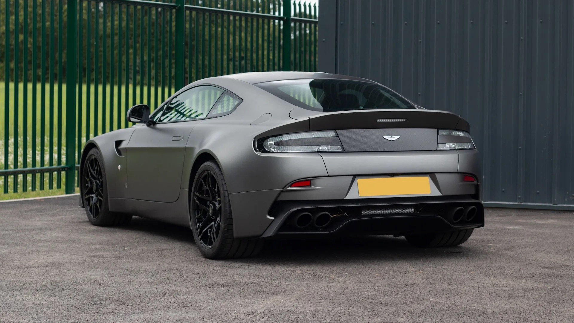 2018 Aston Martin V600 Coupe, 17/18