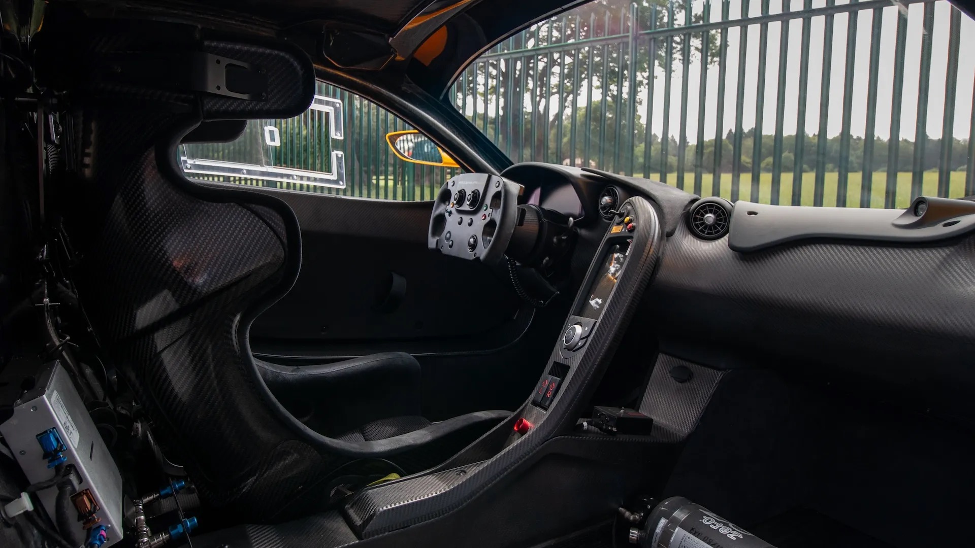 2015 McLaren P1 GTR, 2/16