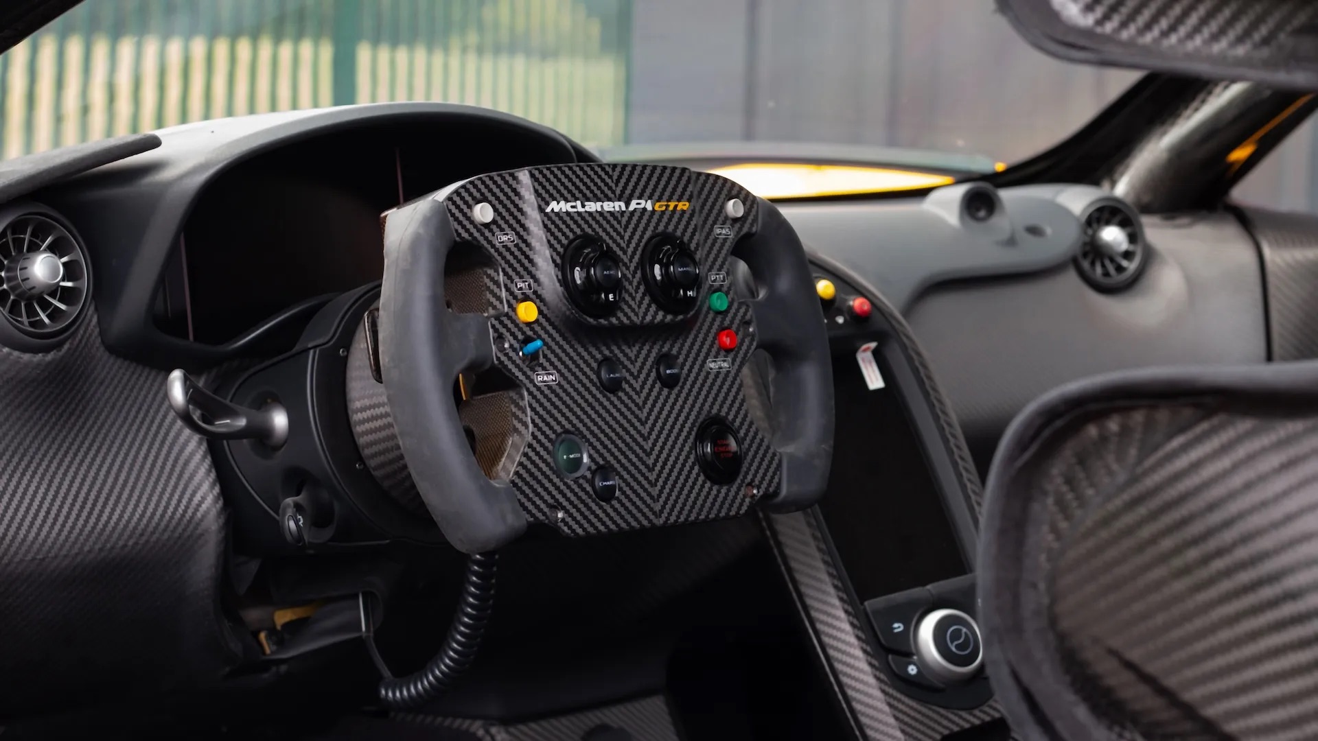 2015 McLaren P1 GTR, 9/16