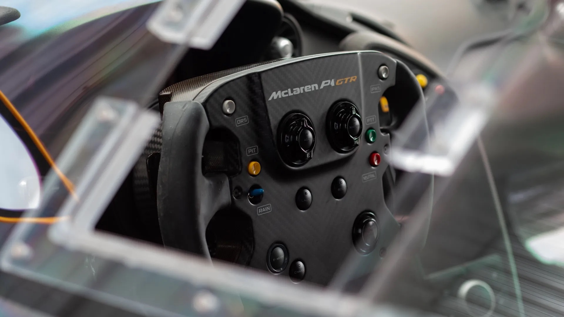 2015 McLaren P1 GTR, 10/16