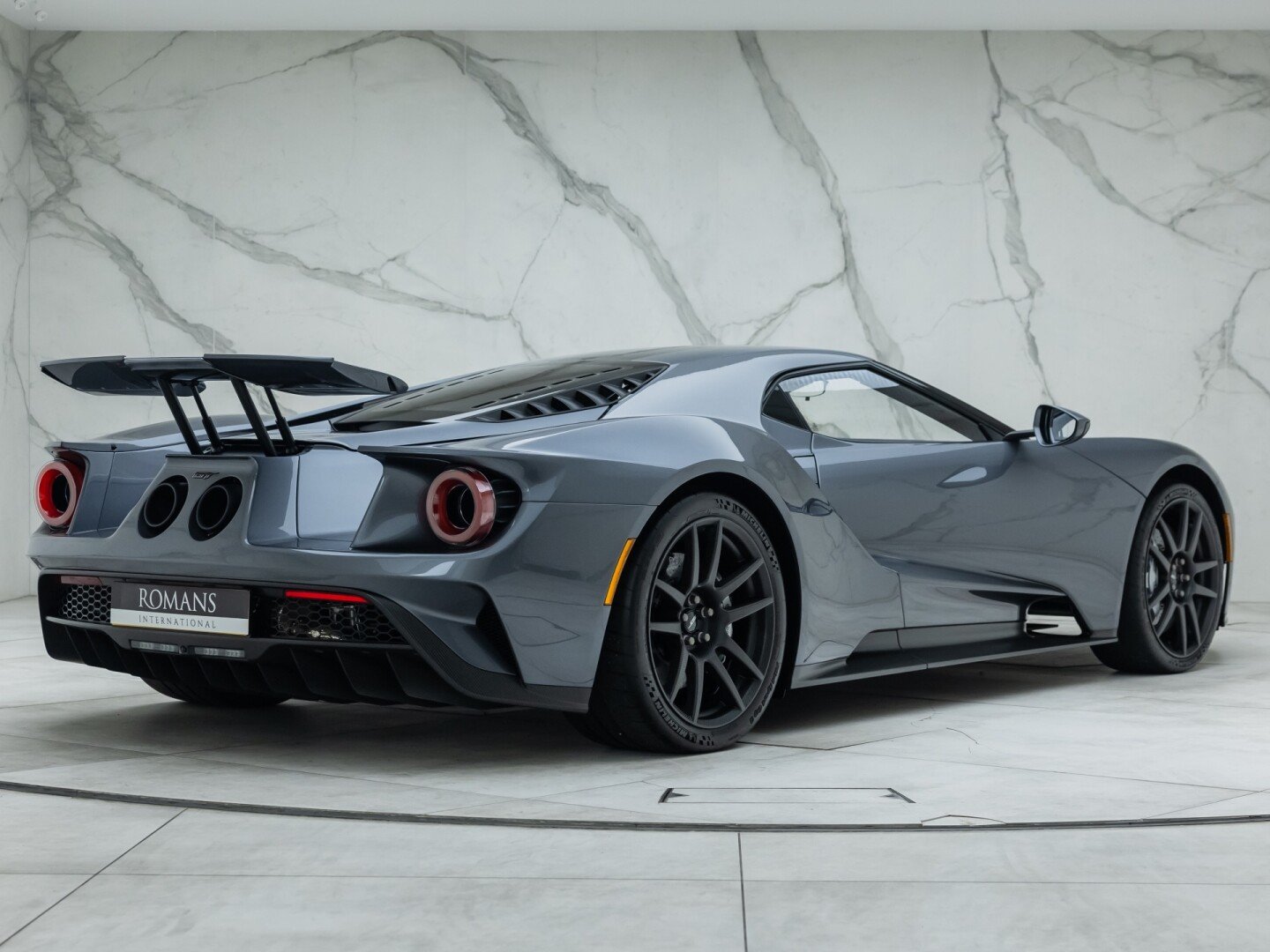 2021 Ford GT Carbon Series, 2/17