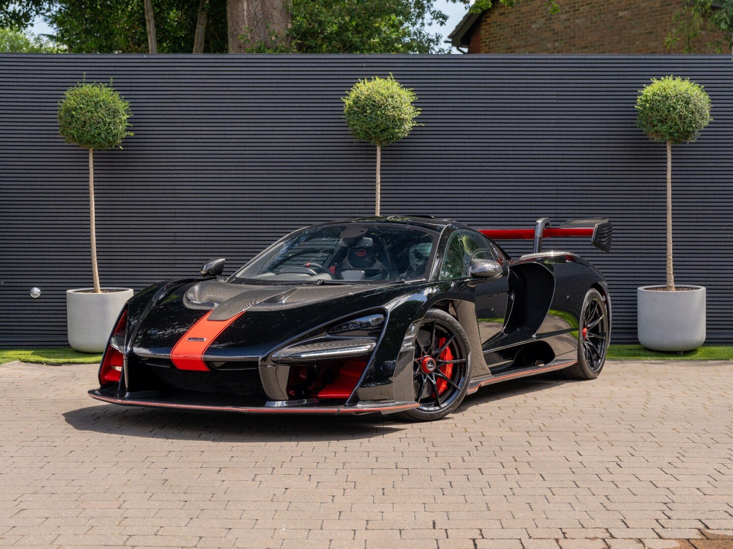 2019 McLaren Senna, 16/17