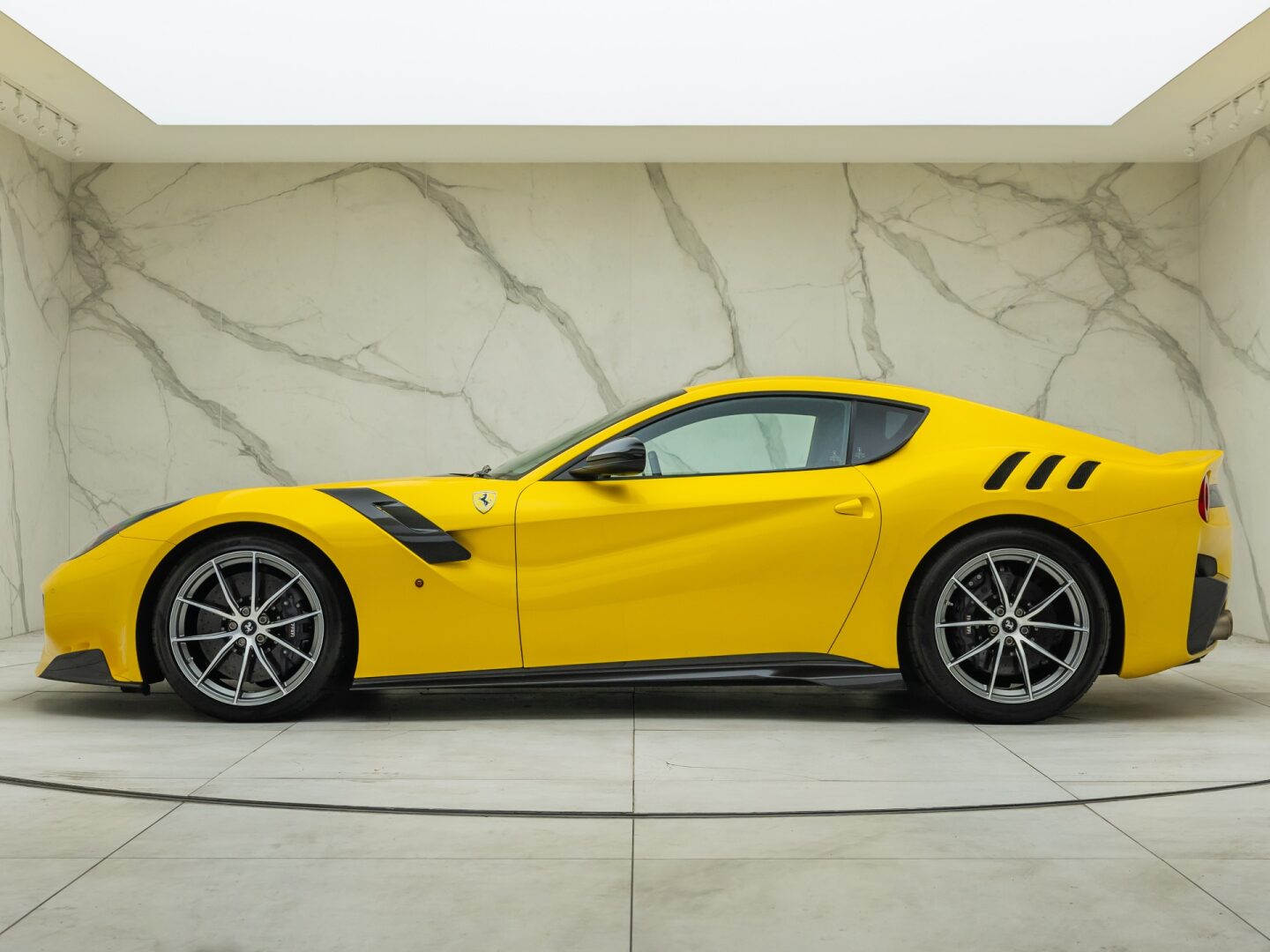 2016 Ferrari F12 TDF, 15/17
