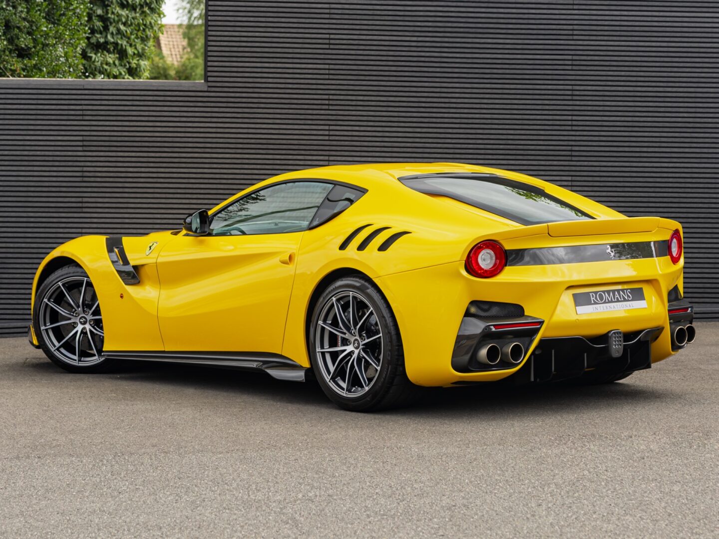 2016 Ferrari F12 TDF, 16/17