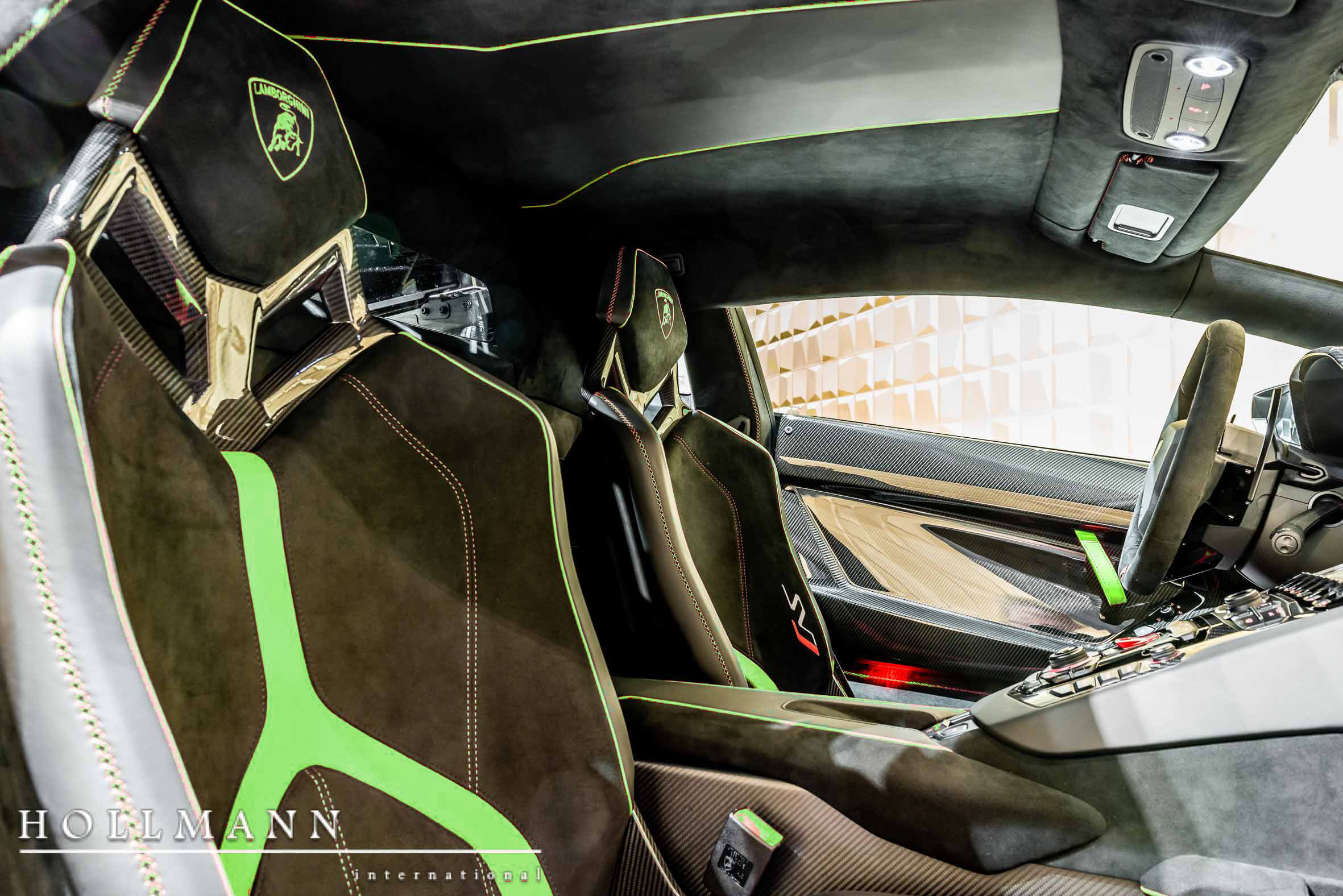 2020 Lamborghini Aventador SVJ, 4/17