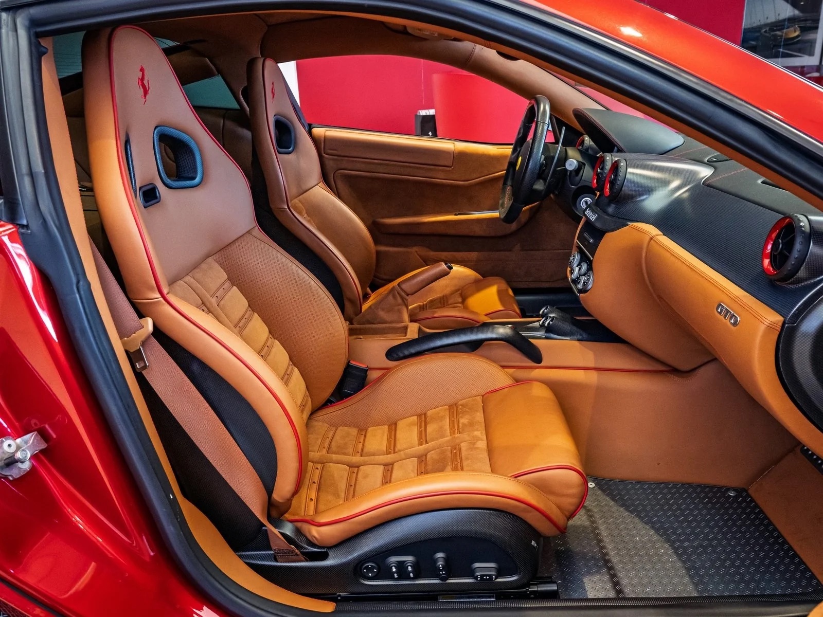 2011 Ferrari 599 GTO, 9/20