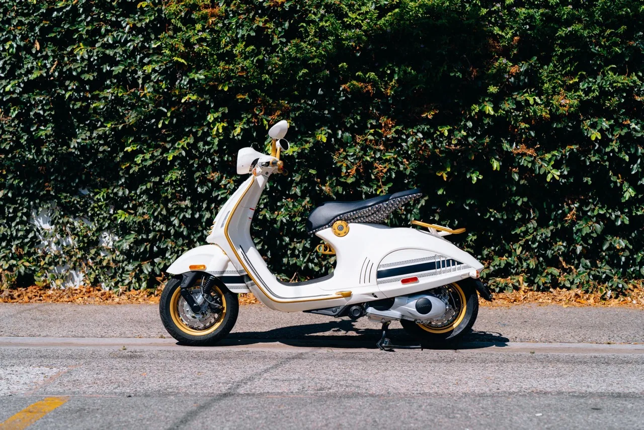 2023 Vespa 946 Christian Dior for sale, exterior
