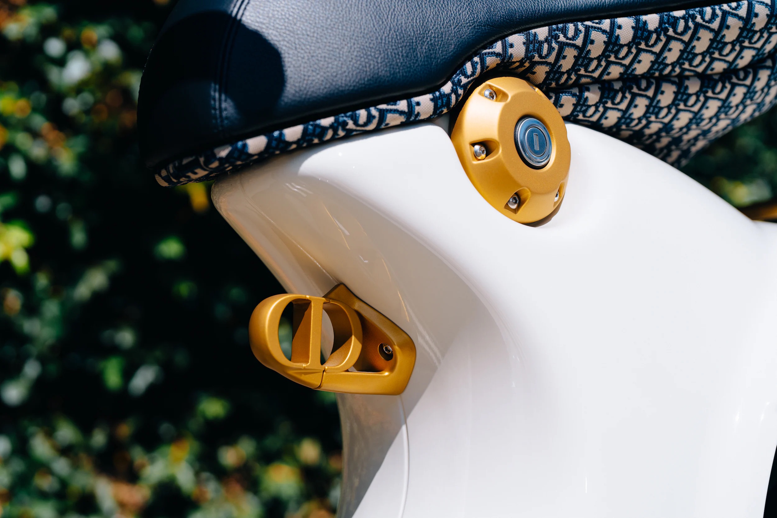 2023 Vespa 946 Christian Dior, 7/10