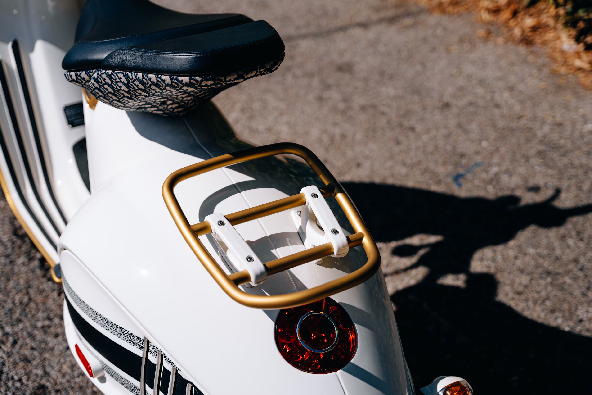 2023 Vespa 946 Christian Dior, 8/10