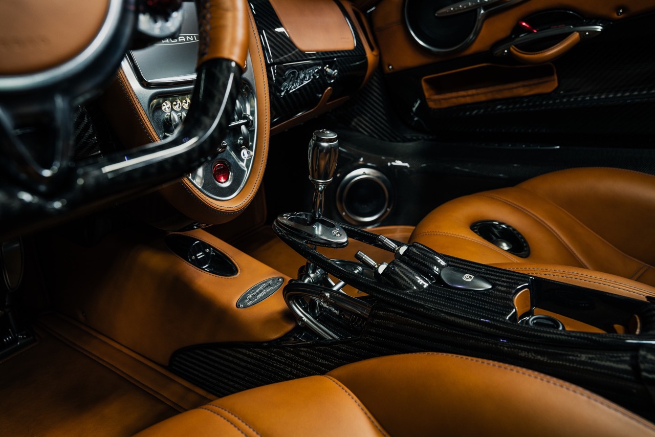 2017 Pagani Huayra Roadster, 4/35