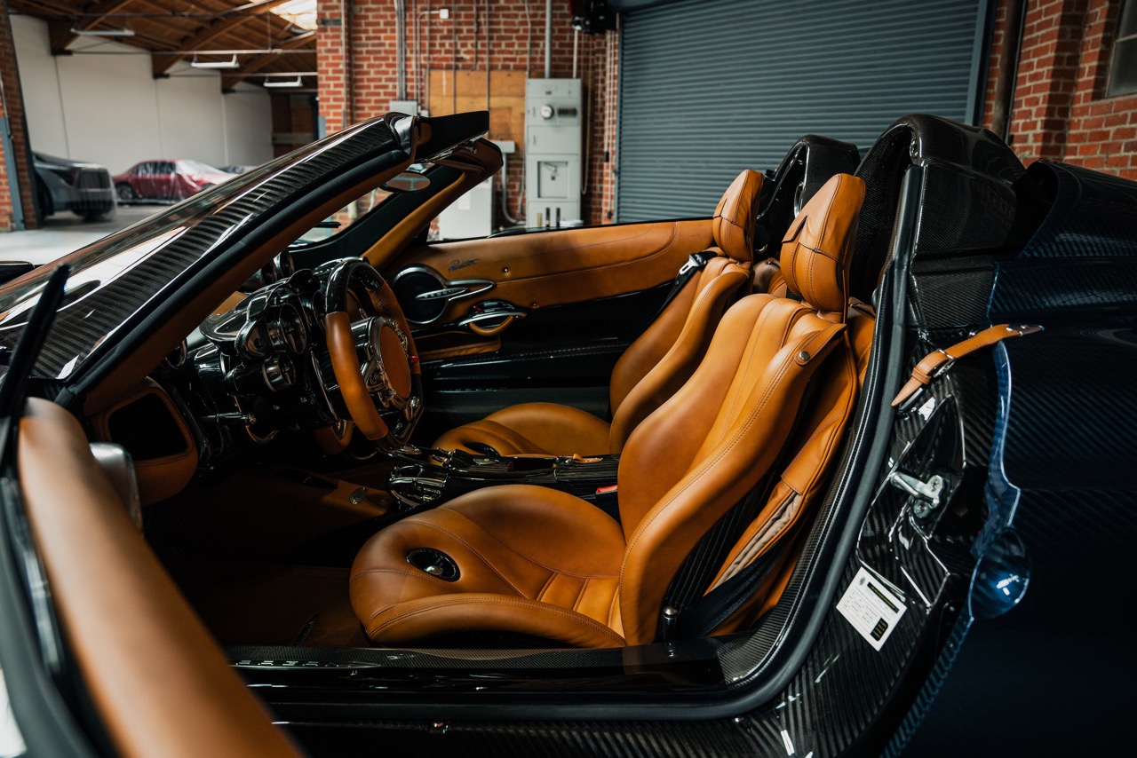 2017 Pagani Huayra Roadster, 5/35