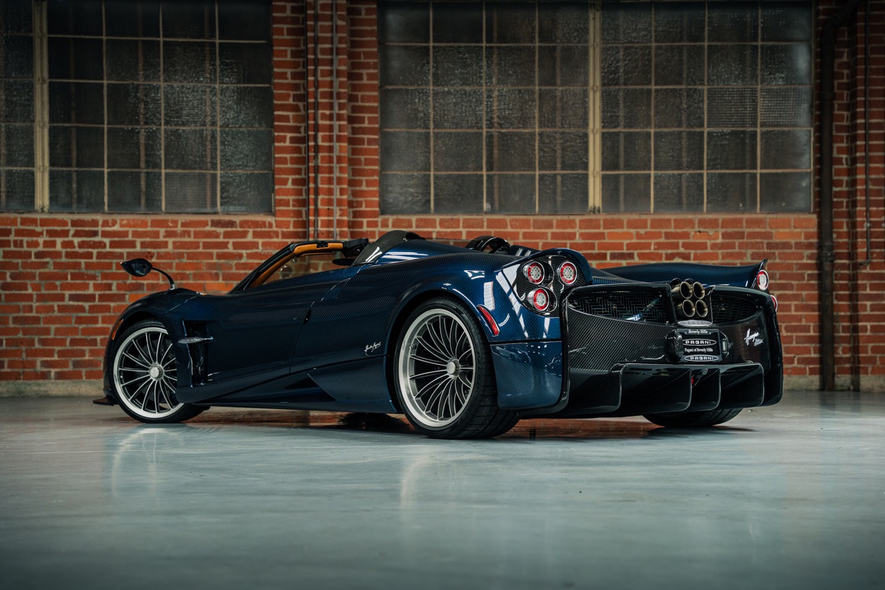 2017 Pagani Huayra Roadster, 18/35