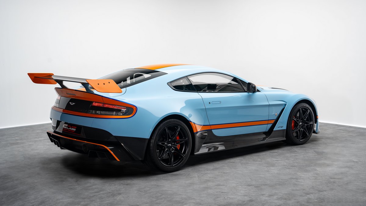 2016 Aston Martin Vantage GT12, 2/19