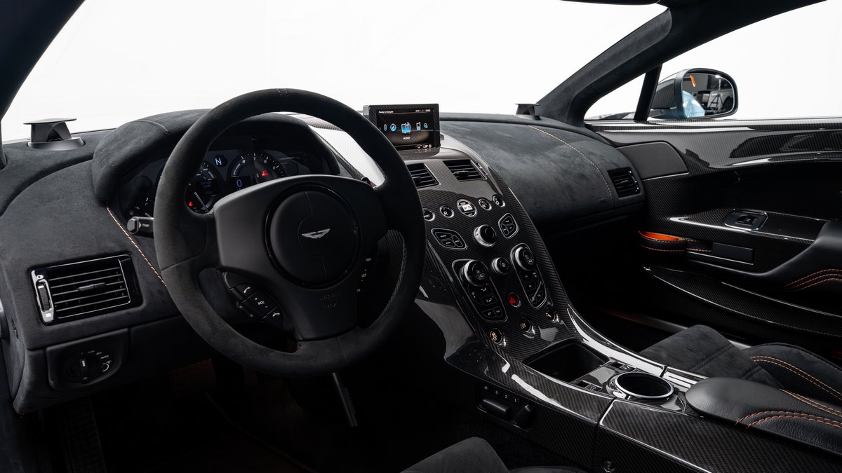 2016 Aston Martin Vantage GT12, 7/19