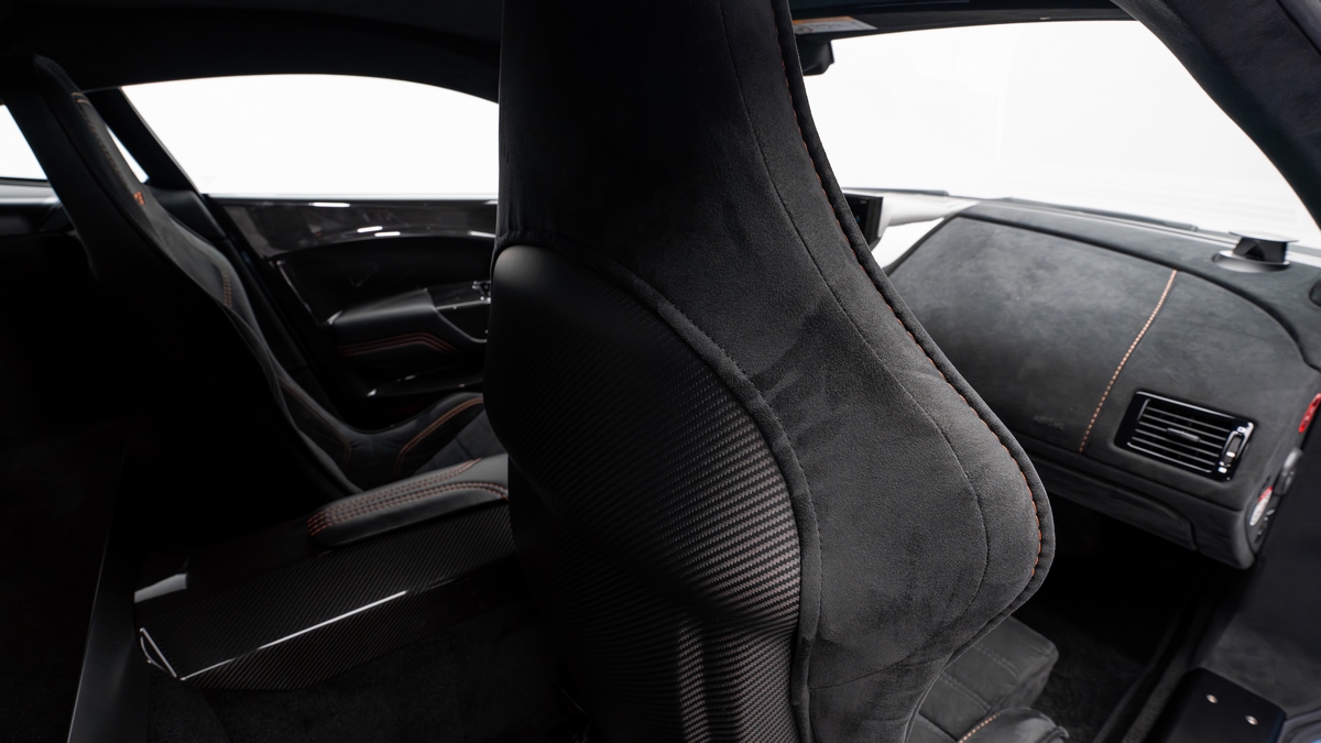 2016 Aston Martin Vantage GT12, 8/19