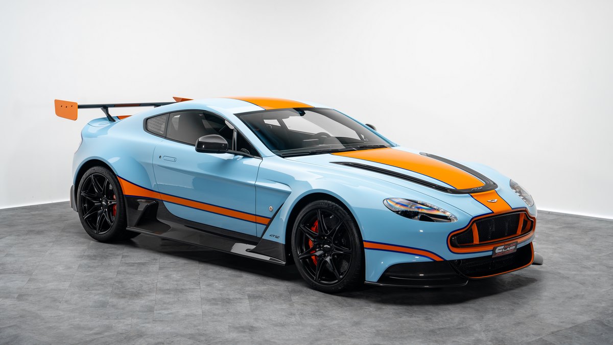 2016 Aston Martin Vantage GT12, 9/19