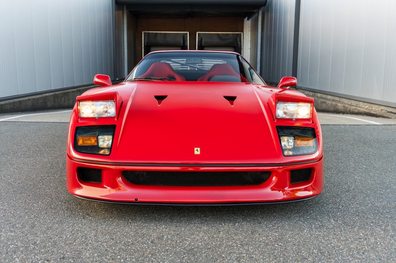 1990 Ferrari F40, 8/20