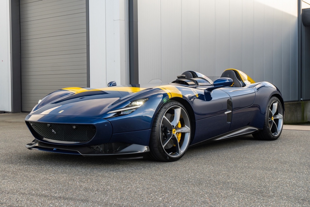 2020 Ferrari Monza SP2, 11/38